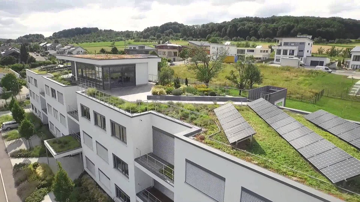 MikeHudema's tweet photo. In France all new rooftops must be covered in plants or #solar panels: https://t.co/t8TwnUKS8B 

Why is North America still talking about building new pipelines? RT if its time to go #renewables.

#ActOnClimate #climate #energy #NoKXL #StopKM #StopLine3 #CitiesIPCC #WaterIsLife https://t.co/69NbmVFqWT