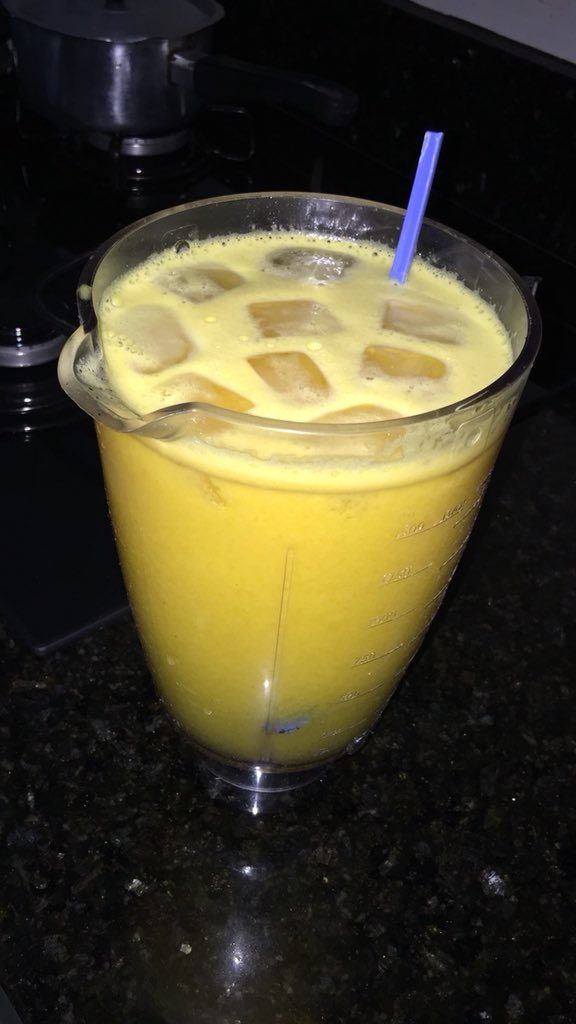 laercioojunioor's tweet photo. Melhor suco do mundo é o de maracujá https://t.co/geyJI4GSkd