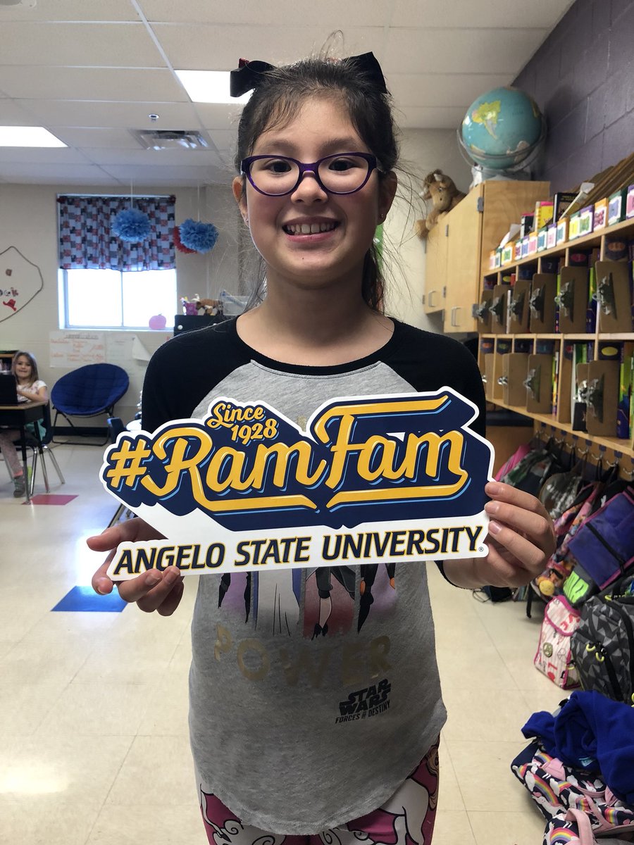 agonzalez3rd's tweet photo. These students were so excited to receive information back and some goodies from their college letters they wrote. Thank you @BYU @AngeloState @VanderbiltU @ncatsuaggies #NisdInspired #nisd #HoffmannInspired #collegeletterwriting https://t.co/Btwdo865Os