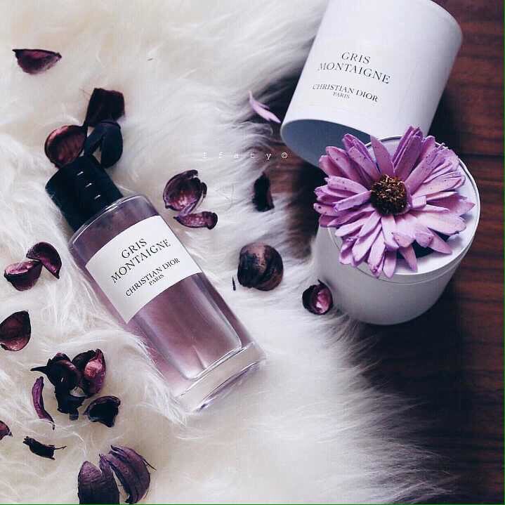 قربك عطر ودي من البعد أشمك
أخاف يبرد مابقى لـي بذكـراك
أبنثركْ  في عروق قلبـي ولمـك
وأحسسك بالشوق في يوم لقيـاك💕
#بوح_شاعر