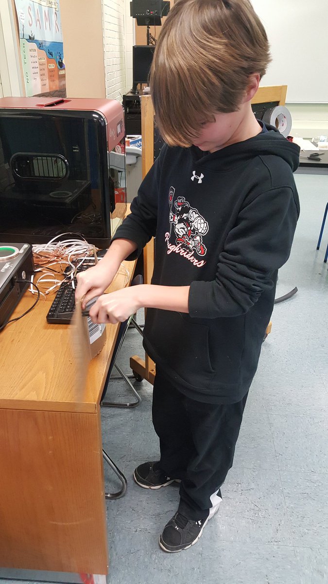 delmendorf's tweet image. First full day in the MakerStudio. @aaron_sporik #CMSmakes #bcpsmakes