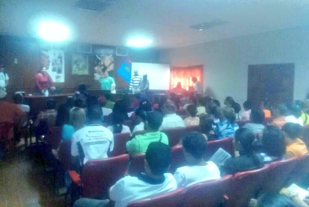 sppcomunas's tweet photo. Encuentro con voceras y voceros de las nueve comunas constituidas y siete por conformar en el municipio Mauroa, para la creación y el reimpulso de los Bancos Comunales en función de apalancar la producción en estos territorios https://t.co/1Hg3JU93e8
