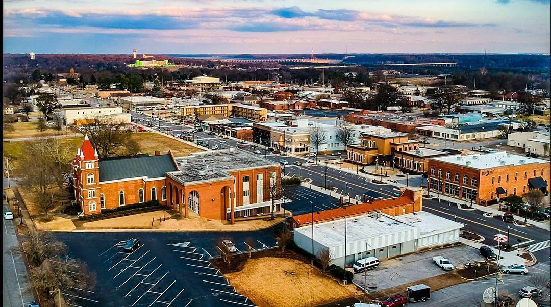 flomainstreet's tweet photo. With your help, Florence Main Street has a chance to win $25,000 for our very own downtown! All you have to do is vote through the link below every day (from all your devices) until April 22nd! Winning is as easy as racking up the most votes so please RT!

https://t.co/QWHKmqUrQK https://t.co/VJCXEc55zJ