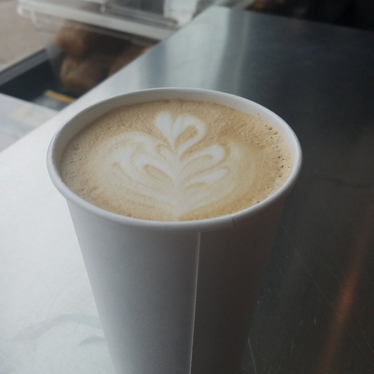 noboundaries___'s tweet photo. "Hey. Want a latte?" https://t.co/XP5fzbH4RW