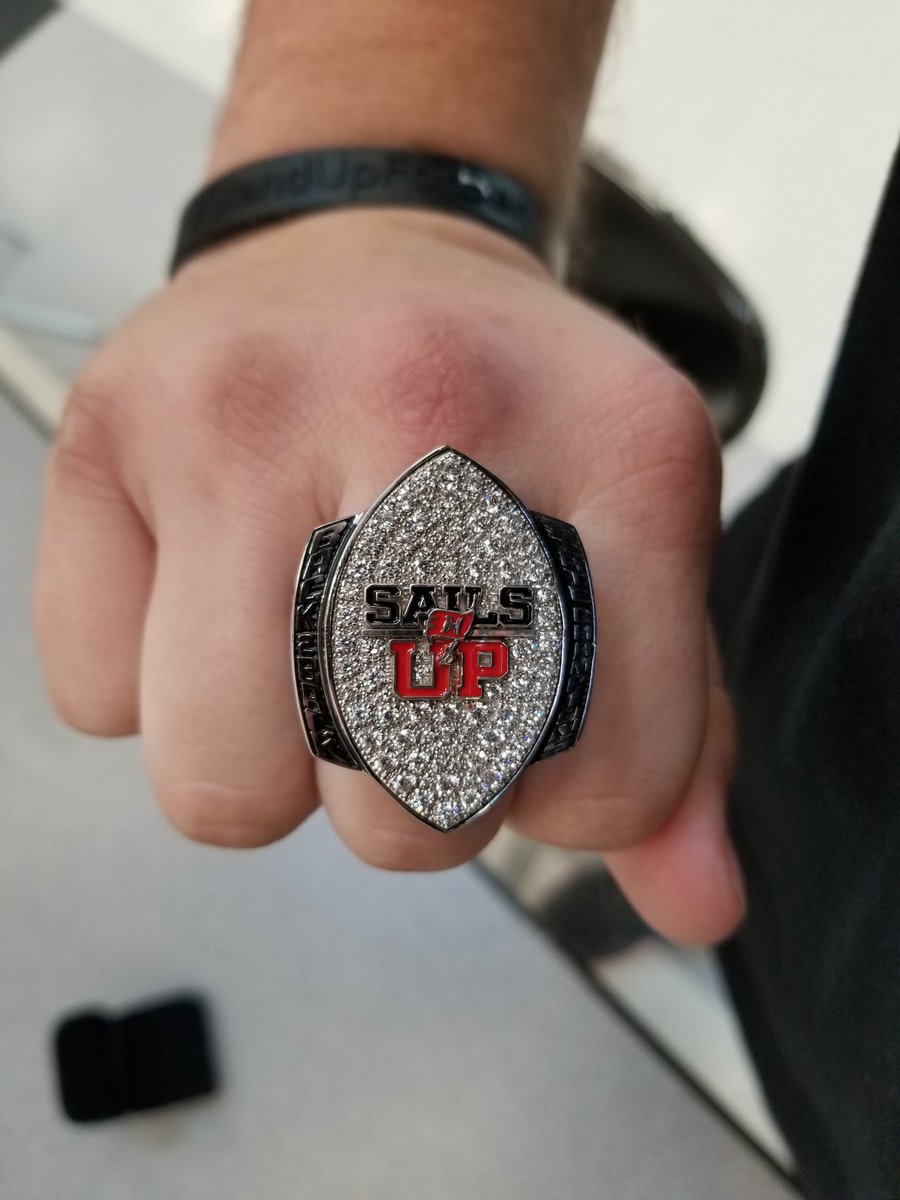 JCL068's tweet photo. The time has come...the 2017 @BucsFootball State Championship rings are here!!!! #BackToBack #StateChamps #RingDay I loved my 4 years on this team learning, loving, and winning! #OutWorkEmAll #BEST #FIN1SH 48-20 https://t.co/kuYho7lXWG
