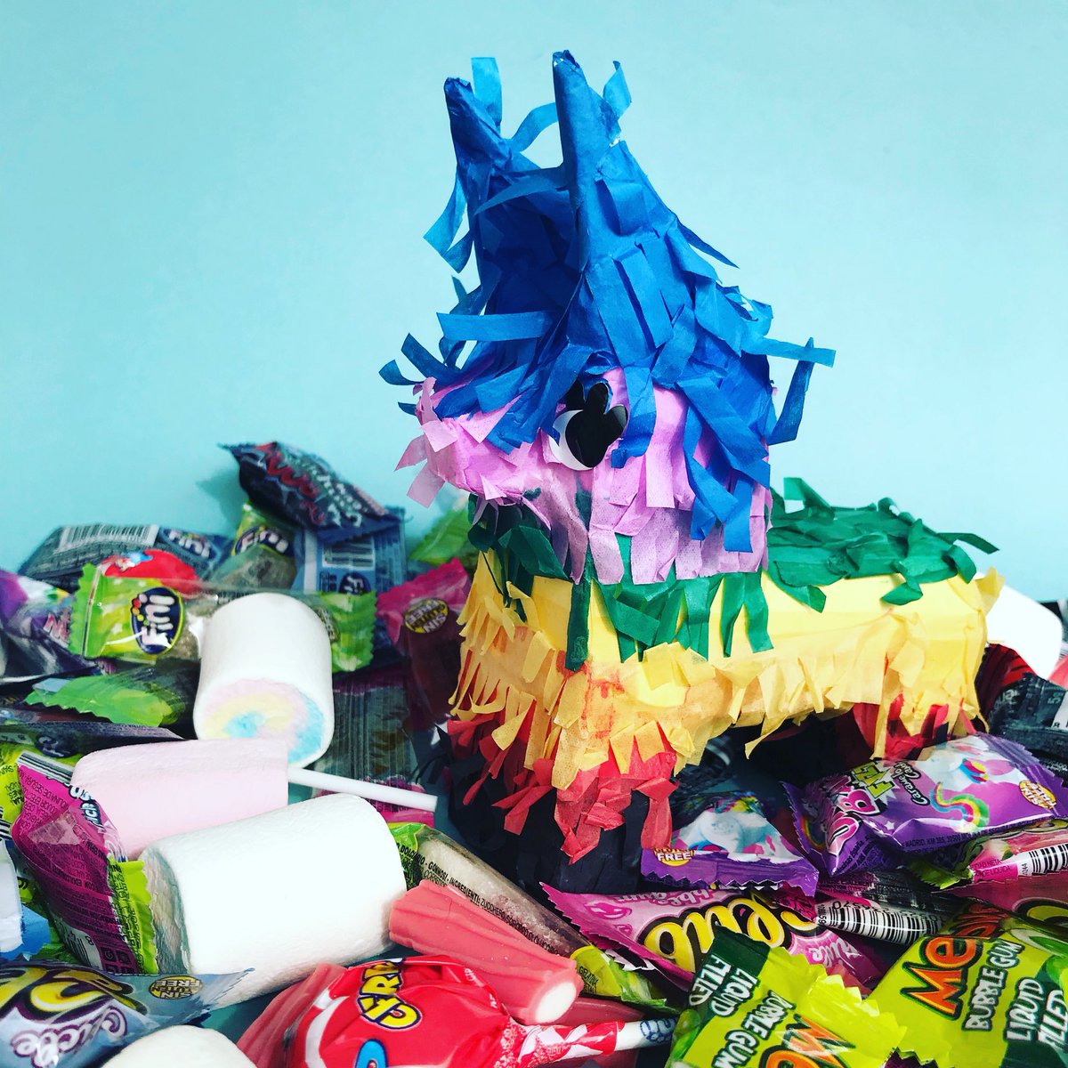 Fini_golosinas's tweet image. ¿Preparados/as para jugar?
Participa en la #FiniPiñata90K y podrás ganar un montón de chuches.
Como ya somos 90.000 pondremos en juego 9 piñatas con dos chuches en cada una.
Habrá un ganador/a por piñata.
¡Suerte!