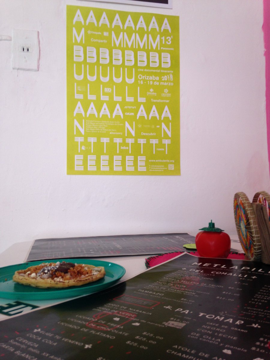 metlapilli's tweet image. ¡Ya nos trajeron cartelito de #AmbulanteOrizaba! En 10 días veremos muchos documentales de @Ambulante @AmbulanteVer #OrizabaPuebloMagico