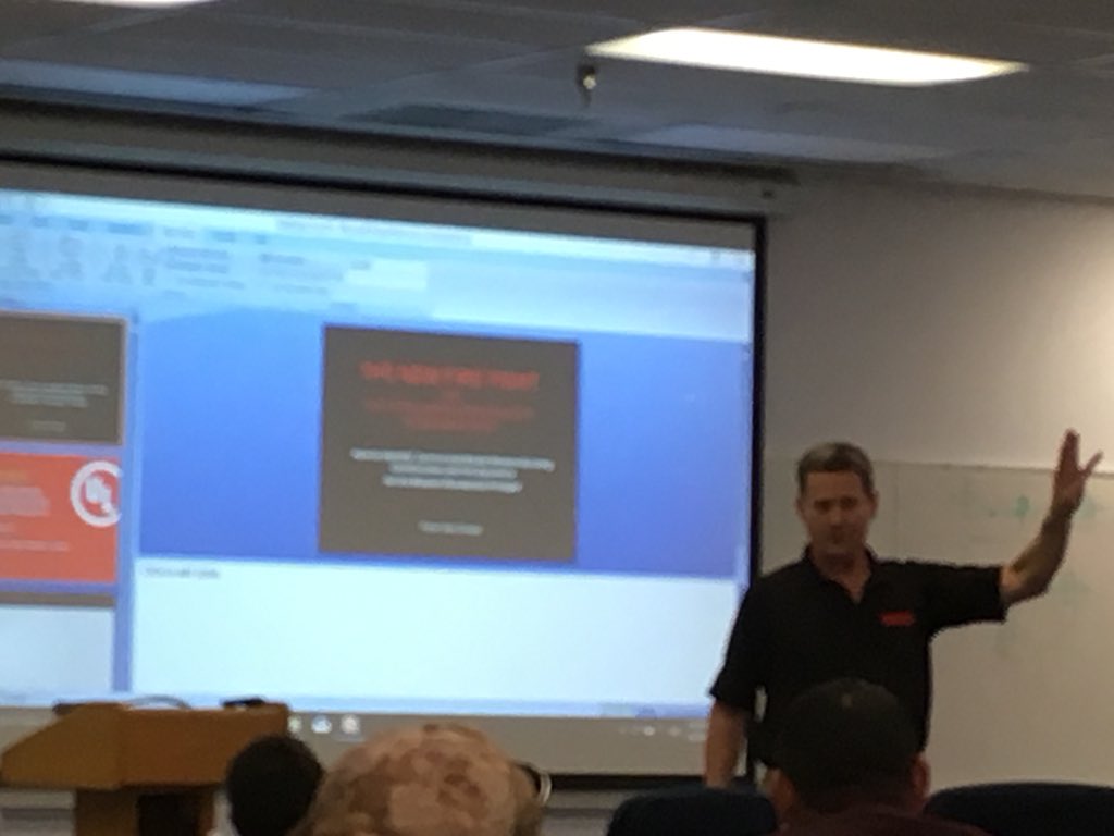 FSRI_org's tweet image. Chief Pete VanDorpe shares his Fireground and leadership experience from  Chicago and Algonquin Lake in the Hills Fire Departments with Fire Dynamic Bootcamp attendees.  @1stresponderctr #FHWorld18