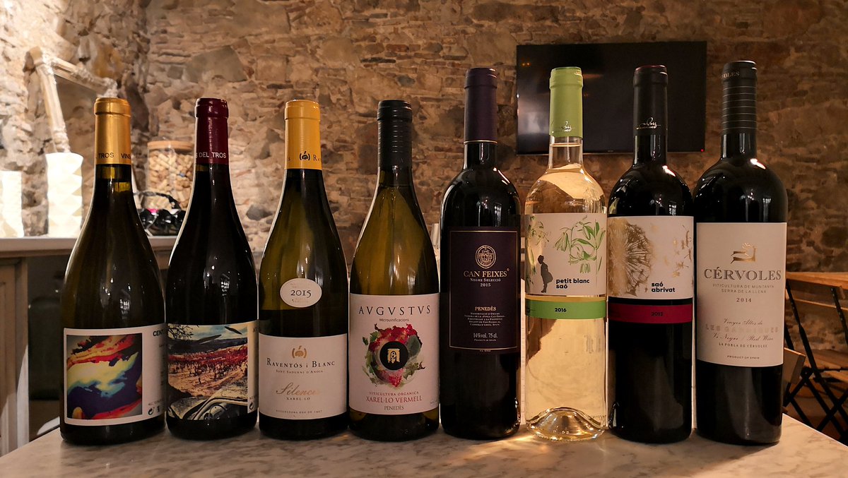 elvinet's tweet photo. Tarde de #vinos en @JovaniVins con #TerraAlta #Penedès y #CostersdelSegre 🍇🍷🍷🍷
3 bellas zonas vitivinícolas con su propio ADN 👏🏻🍇🍷
#TallerdeVinos #elvinet #wine #WineTasting #WineEducation #WineLearning #WineCulture #ViCatalà #JovaniVins #SantAntoni #Barcelona https://t.co/8h6zGzLQGl