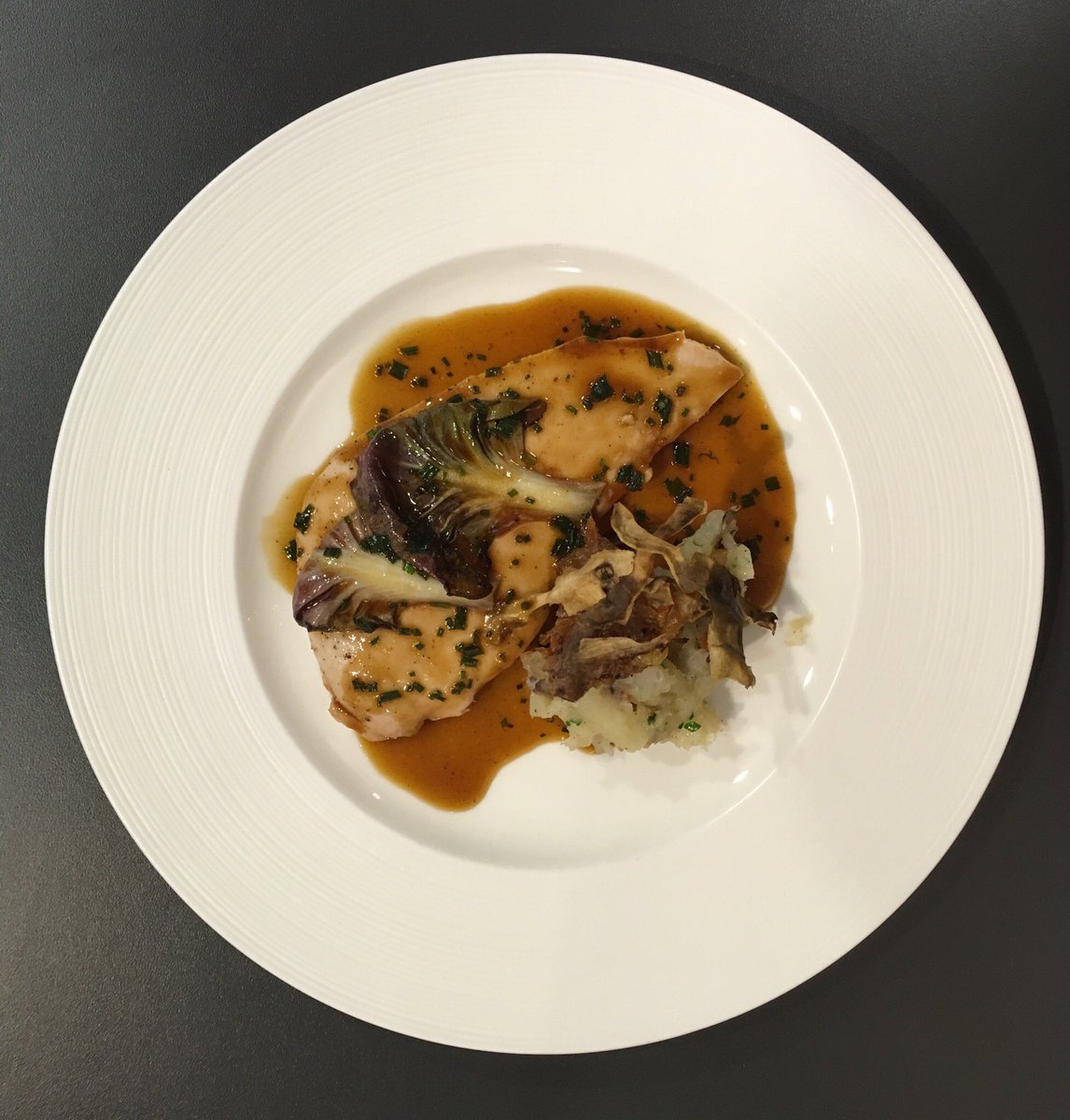 BradburysExeter's tweet image. Fabulous evening in the showroom tonight, discovering steam and steam combination cooking with @Miele_GB. @Svenhansonbritt created some delicious dishes for our guests. #InspiredbyMiele #steamcooking #ImmerBesser #Exeter