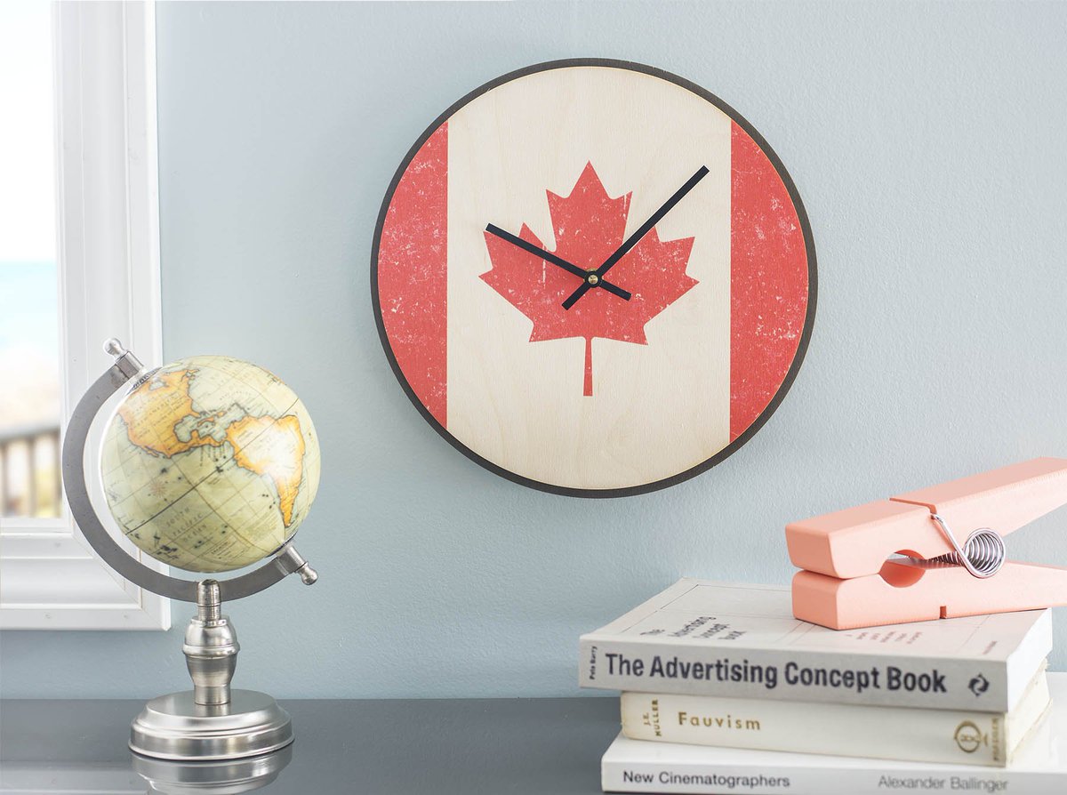 PENCILONE1's tweet image. A magic photo erases all the troubles today 😊
Photo by: @PENCIL ONE 
More Photos 👉 hubs.ly/H0bck8N0
#clock #tellurion #lovely #cute #table #photography #books #home  #goodmood #modern #art #furniture #homestyle #decor #wallhanging #homedesign #design #mapleleave