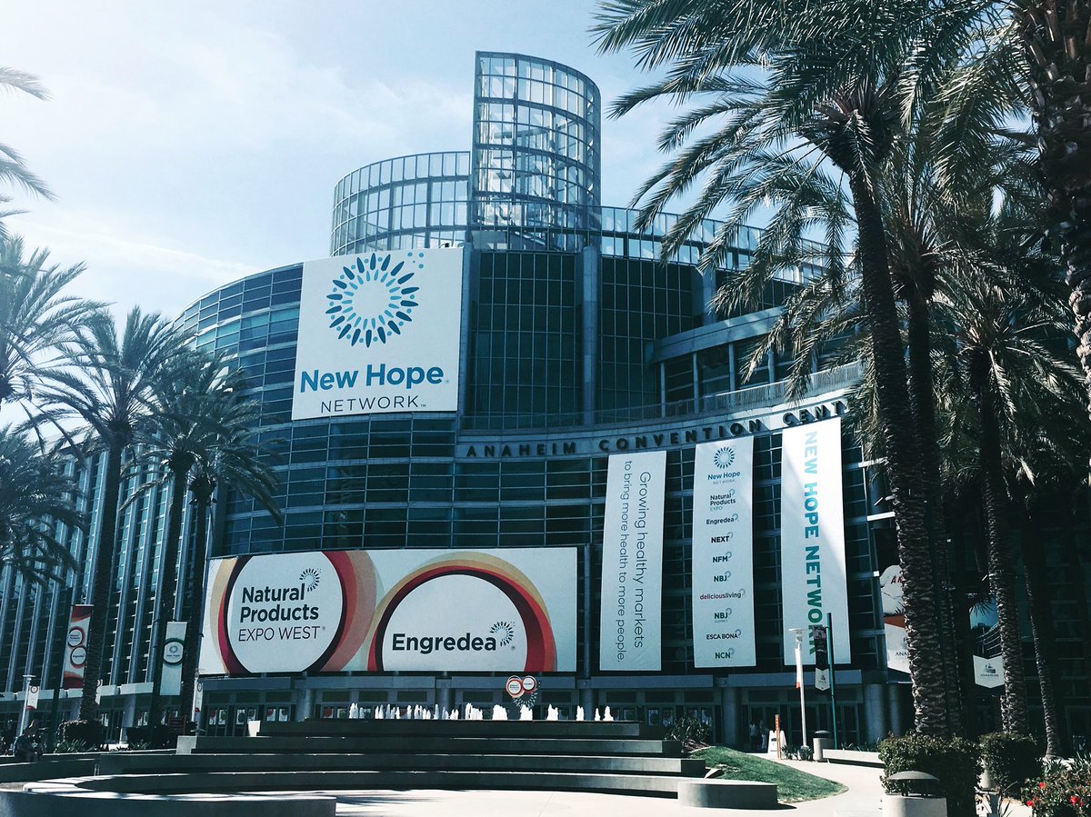 NatProdExpo's tweet photo. The calm before the storm #ExpoWest #likecominghome #iconicbanners https://t.co/DnbppjANLe