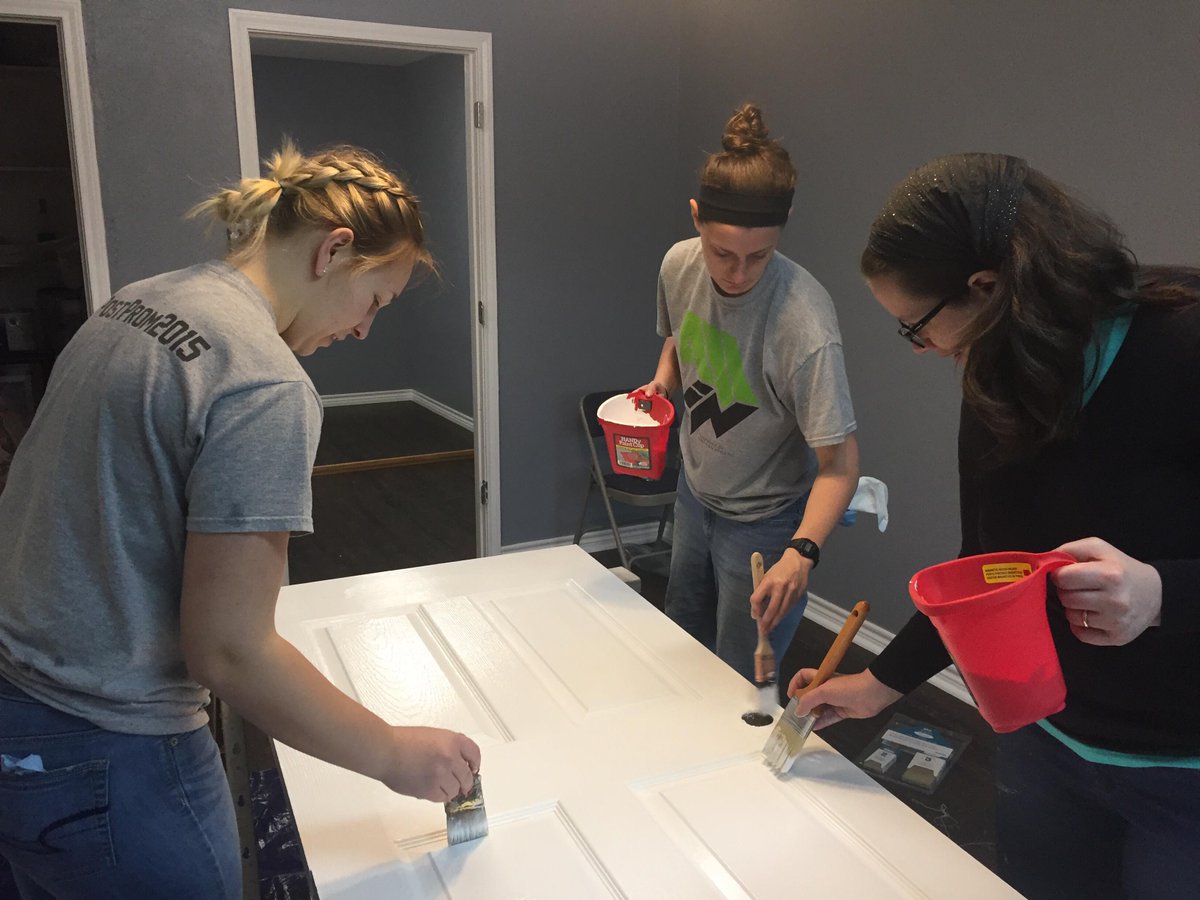 ictrueblue's tweet image. Another group of #IllinoisCollege students affiliated with our chapter of @fcanews &amp;amp; @FCAWesternIL set out earlier this week for an #AlternativeSpringBreak trip to help those affected by Hurricane Harvey in Texas.