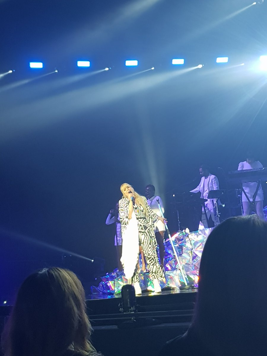 AmyMcIntosh4's tweet photo. Paloma is absolutely a world leader #palomafaith #BRITs2018  # https://t.co/TexAaac6uW