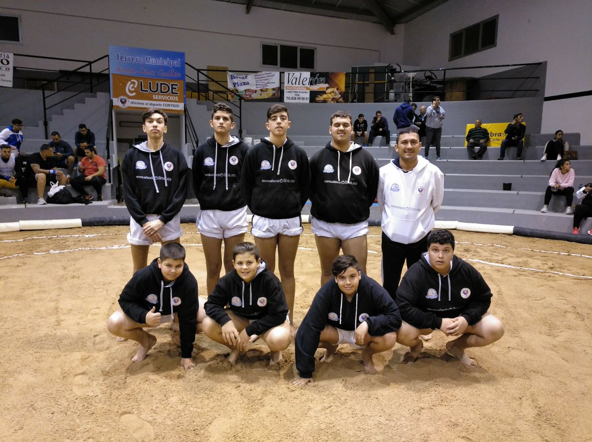 clcastromorales's tweet photo. En la noche de hoy martes, la plantilla cadete del @clcastromorales consiguió meterse en la final, tras vencer al #CLRoqueNublo tambien en el encuentro de vuelta de las semifinales por el marcador de (21-15).
¡Enhorabuena chicos!
#ALaFinal #CastroBien #Equipo #SiSePuede #Cantera https://t.co/71hZWaVcQf