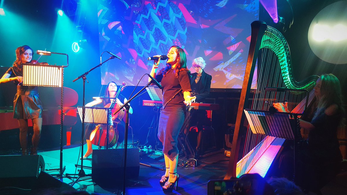 Stuart_Husky's tweet photo. @LEOrchestra @KateSimko Amazing as always... with added @KatyB just make it extra special! Excellent! 😎 @RoyalAlbertHall Elgar Room. https://t.co/VatdyMrx8c