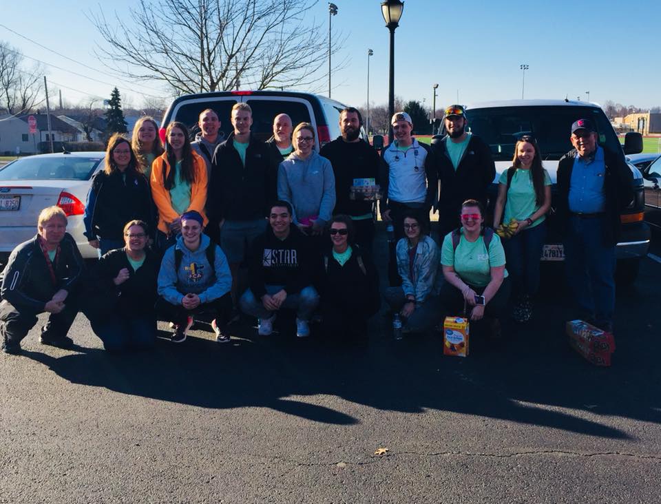 ictrueblue's tweet image. Another group of #IllinoisCollege students affiliated with our chapter of @fcanews &amp;amp; @FCAWesternIL set out earlier this week for an #AlternativeSpringBreak trip to help those affected by Hurricane Harvey in Texas.