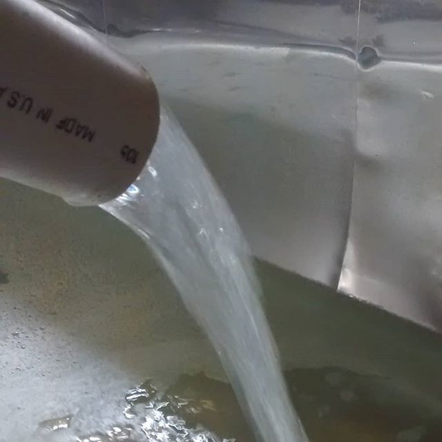 boottrackmaple's tweet image. Sap is running!! #boottrackmaple #vtmaplesugaring #maplesugaring ift.tt/2Fyx0fs