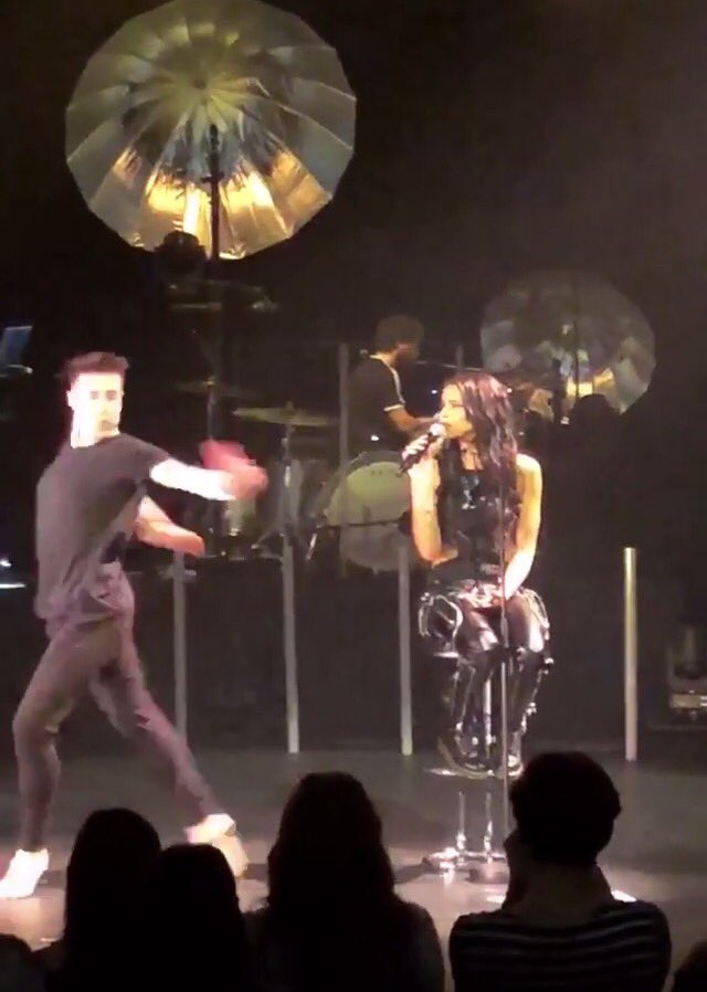 GautierWill's tweet photo. @shymofficiel merci ce Super show en toute intimité, je t'aime 💕😘❤️ #Shym #foliesbergere #shimisoldiers #théâtredesfoliesbergere #entouteintimite https://t.co/NawZahA3V3