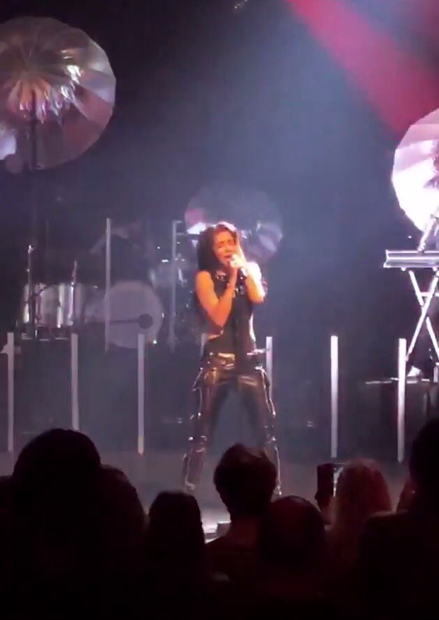 GautierWill's tweet photo. @shymofficiel merci ce Super show en toute intimité, je t'aime 💕😘❤️ #Shym #foliesbergere #shimisoldiers #théâtredesfoliesbergere #entouteintimite https://t.co/NawZahA3V3