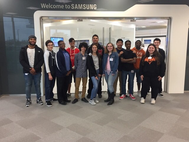 Manor ECHS (@manorechs) on Twitter photo Did you know you could earn an Associates in a STEM field through Manor Early College? Say hello to the 1st cohort of MECHS Industry Connection Academy! Theyβre pursuing a 2yr degree in Automation and Robotics, in partnership with ACC, Samsung & Applied Materials π©π»βππ¨π½βππ Did you know you could earn an Associates in a STEM field through Manor Early College? Say hello to the 1st cohort of MECHS Industry Connection Academy! Theyβre pursuing a 2yr degree in Automation and Robotics, in partnership with ACC, Samsung & Applied Materials π©π»βππ¨π½βππ