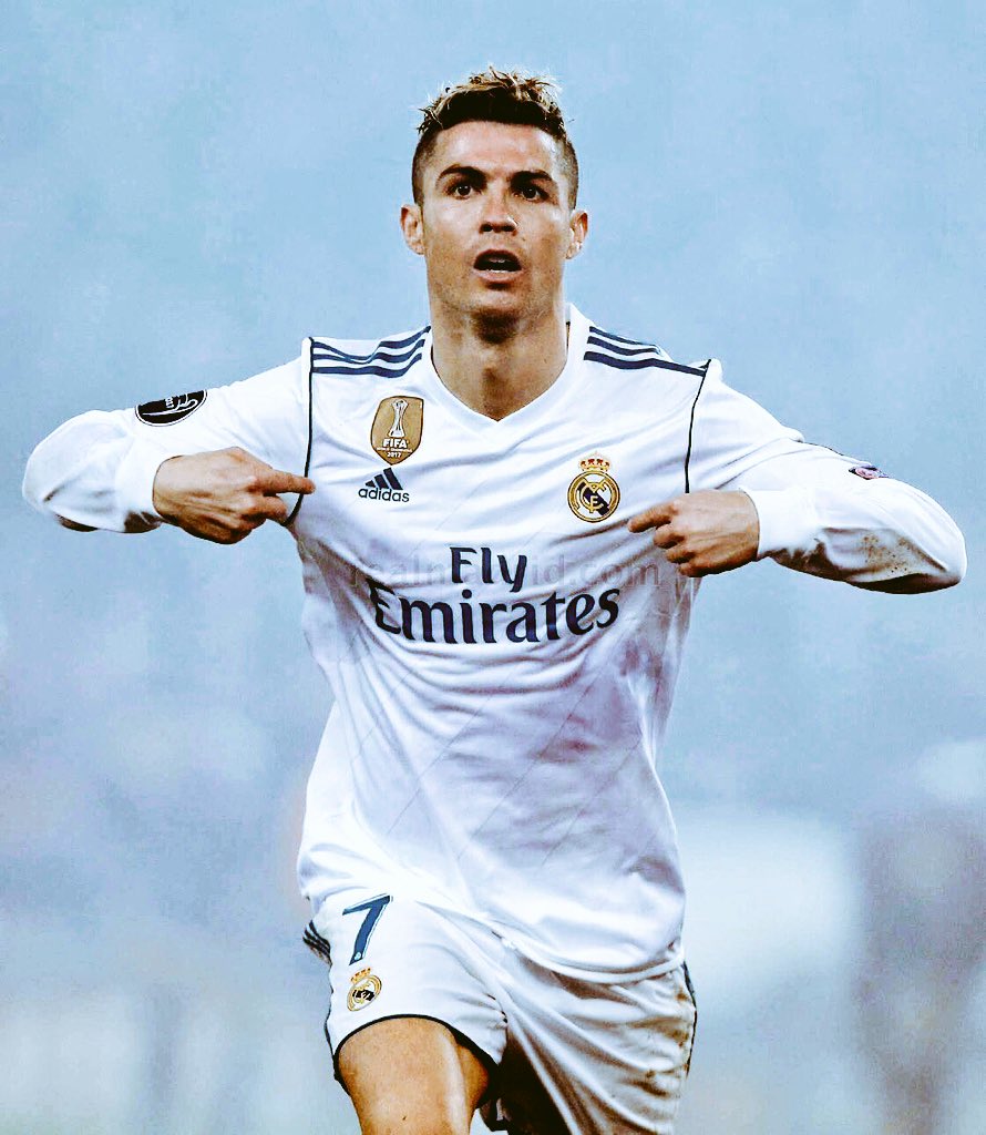 RealM4D's tweet photo. عجزت عن وصفك 🤐.
#CR7
#HalaMadrid
#Cristiano https://t.co/r3vMrfKYju