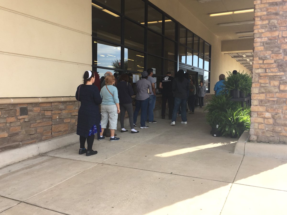 KXAN_News's tweet photo. Thousands are turning out for the Primary Election in Williamson Co. Find out the wait time at WilCo polling sites: https://t.co/7ia9HWlTDE https://t.co/cwporZVcCC