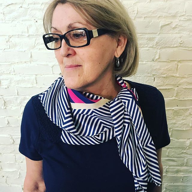 This just in: Square scarves! 😍 Tie them around your neck or add some colour to your hand bag! Different prints to choose from! #myclientsaremymodels
.
.
.
.
#dakotamae #shopdakotamae #westdalevillage #shoplocal #accessorize #squarescarf #popofcolour… ift.tt/2Fm6fYp