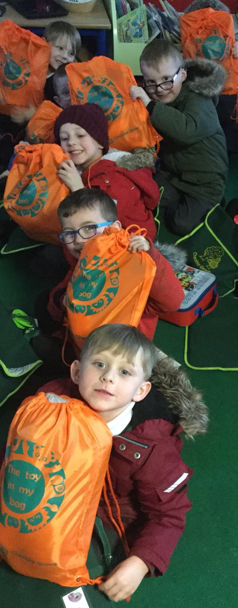 R_CheddarGrove's tweet photo. ‘The Toy in My Bag’ project begins as excited children took their bags home today. We can’t wait to read all of their stories next Monday! https://t.co/z3hfOtXMB7