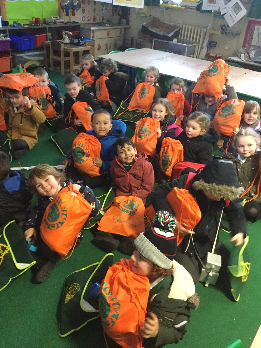 R_CheddarGrove's tweet photo. ‘The Toy in My Bag’ project begins as excited children took their bags home today. We can’t wait to read all of their stories next Monday! https://t.co/z3hfOtXMB7