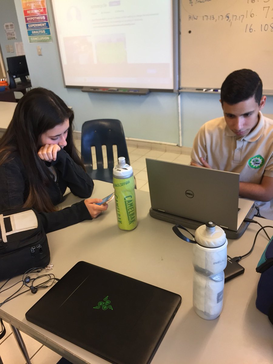 ferieda42's tweet photo. ISM  students working on their Service Learning: Recycling, for more information follow us on : ismrecycle on instagram. https://t.co/RqVOVIFVnX