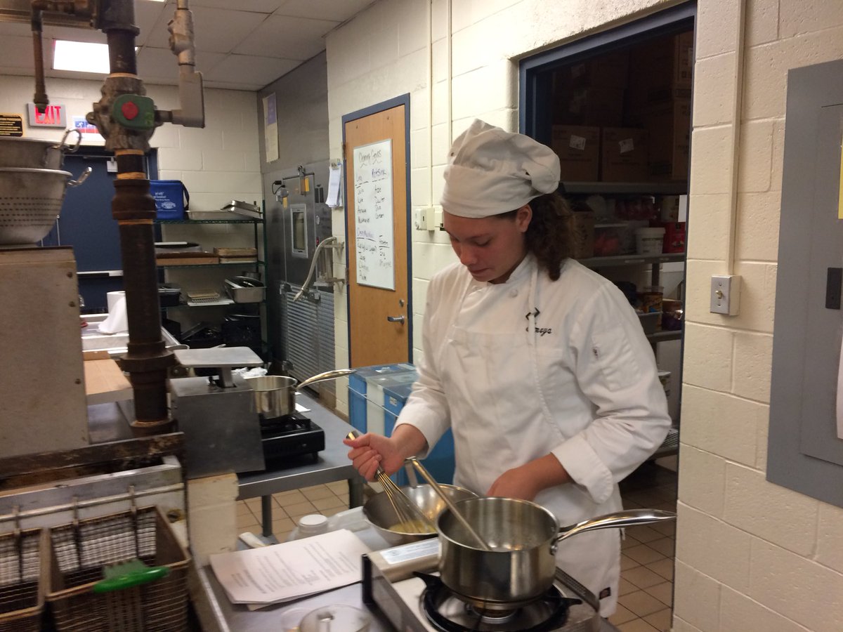 JohnJarmato's tweet photo. Culanary students ready to show their knowledge and skill when they take NOCTI test in April @foundpted @PottstownTeach  @pottstownschool  @PSDRODRIGUEZ @AFigueroa_130  @AmyBFrancis  @EmanWilkerson  @KurtHeidel  @daniellerem https://t.co/L6OY3CXU75