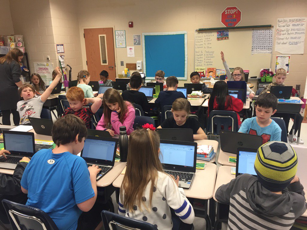 StalderCharlley's tweet photo. Just using our Chtomebooks during 3rd grade writing time. https://t.co/i0iB8PkYnL
