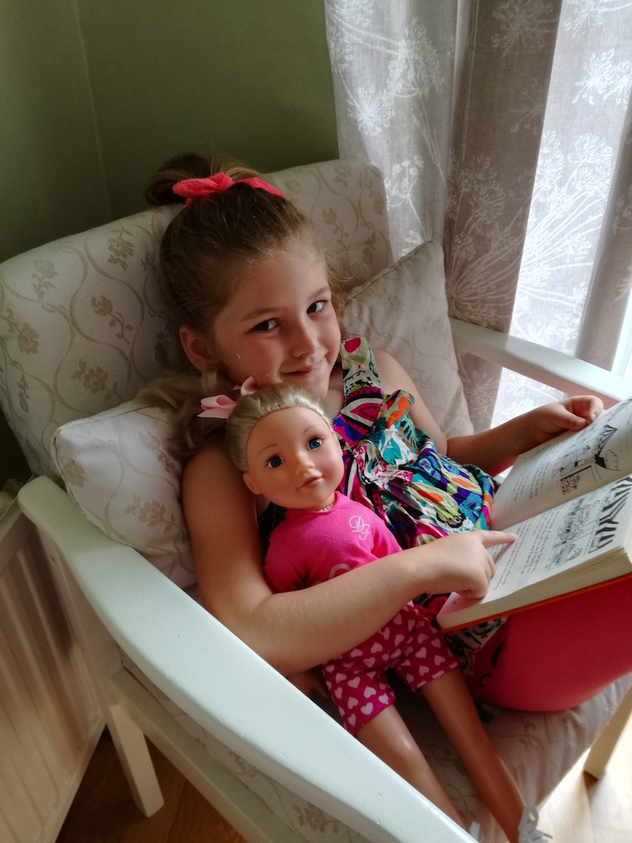 WHPrimary's tweet photo. Ava enjoying her reading. #funtimereading https://t.co/ryLZmFNmkY