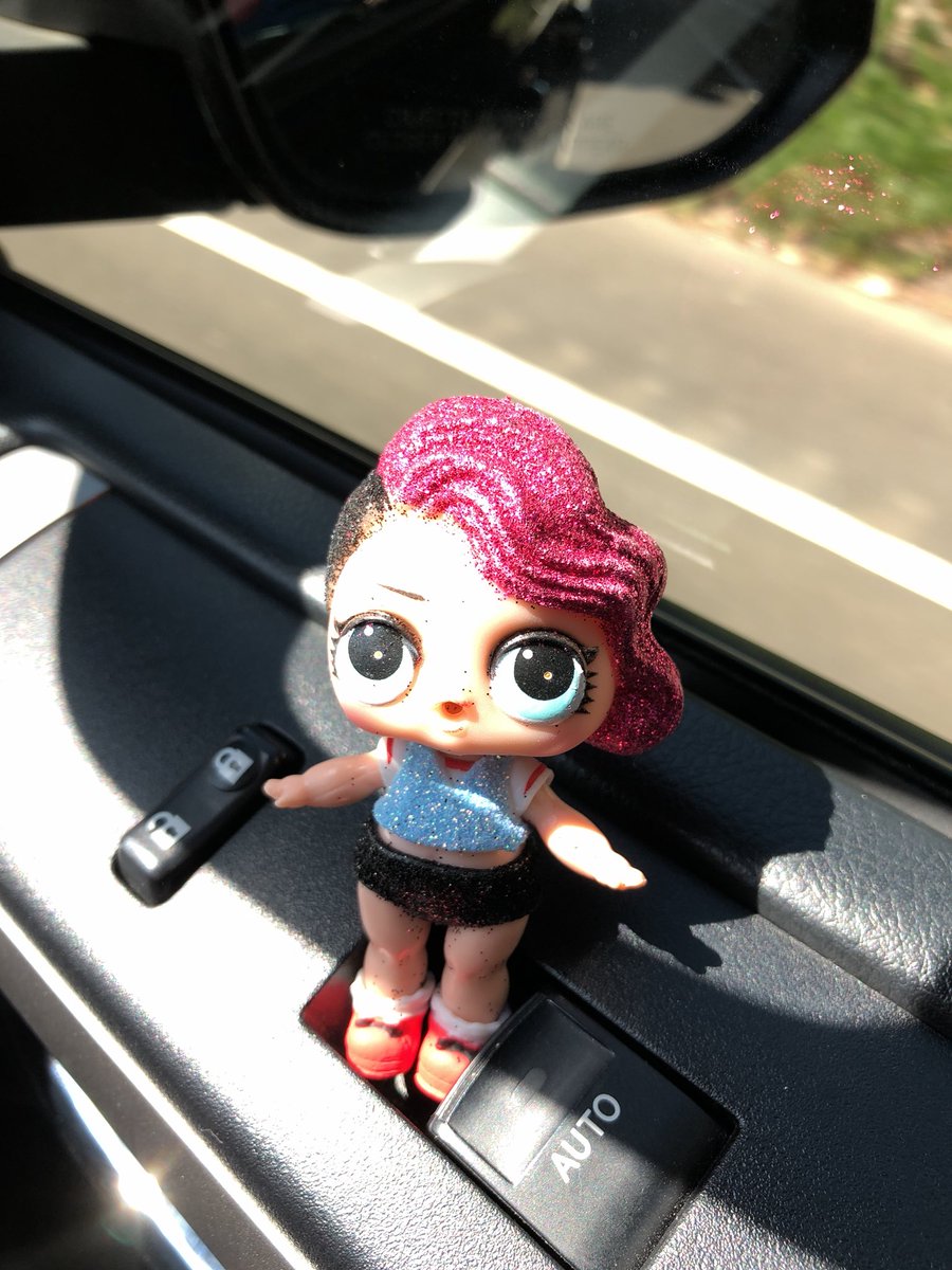 RecruitGirl's tweet photo. I don’t know who is more obsessed with #lol dolls... me or Sydney! #momlife #glitterseries https://t.co/SLQTJISmth