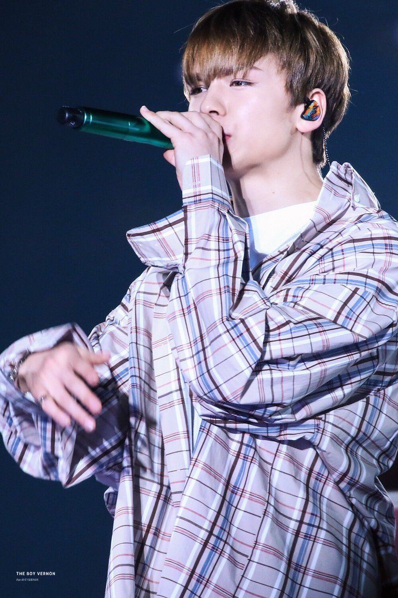 theboyvernon's tweet photo. 180222 CARAT CAMP
#세븐틴 #버논 #SEVENTEEN #VERNON @pledis_17 https://t.co/74bPoInbMP