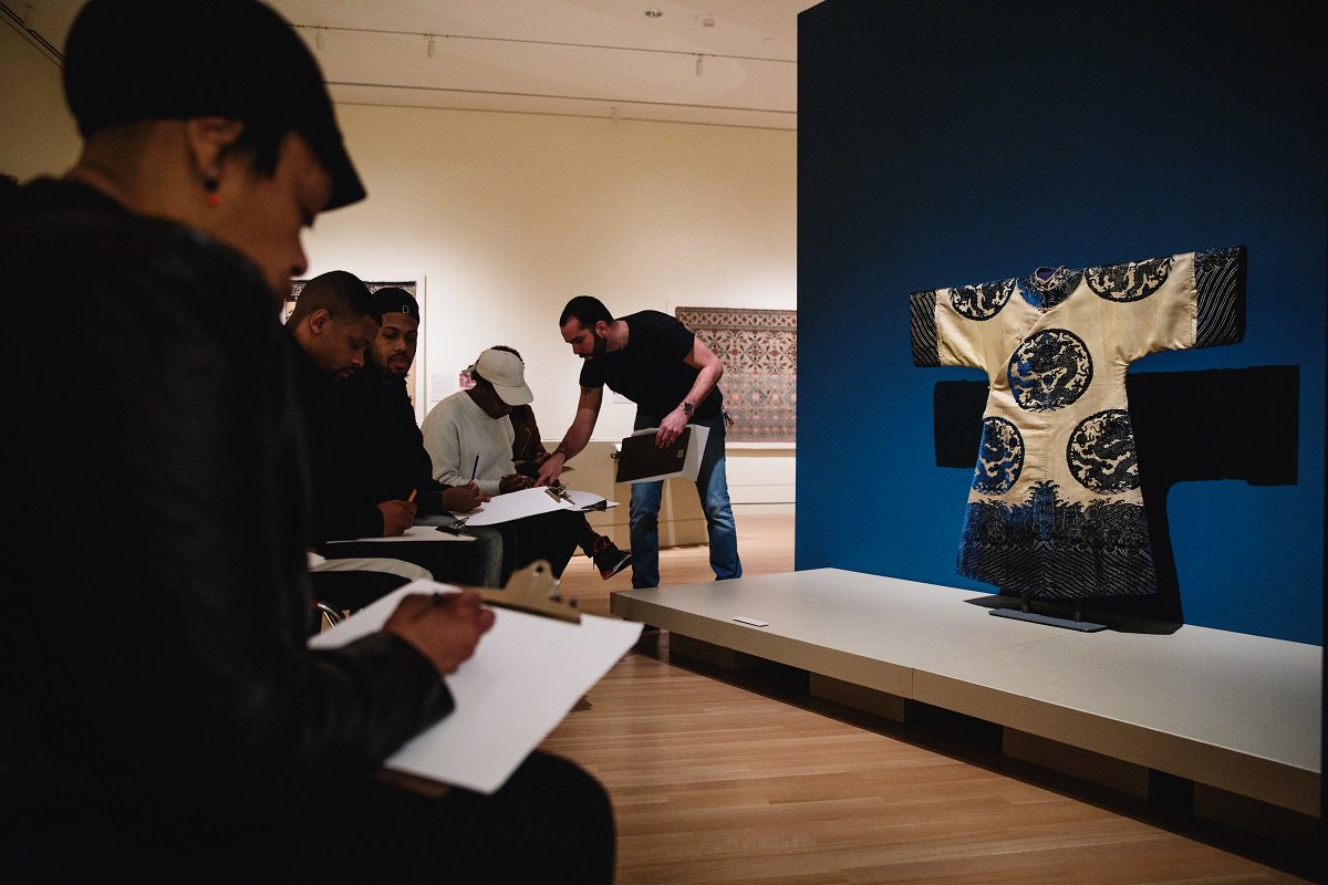 GWTextileMuseum's tweet photo. Sketch with us! This Thurs at noon #GWU Interior Architecture students will lead a workshop focused on #sketching artworks in "Vanishing Traditions" #textilesattwelve https://t.co/0Tbyyt1xUy