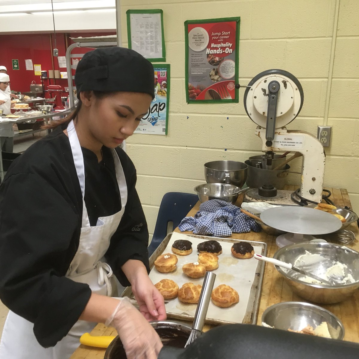tdsboyap's tweet photo. Amazing baking #skills at the TDSB Skills Competition at #DanforthCTI. Wishing I was a judge, not a spectator;)
@TDSB_EL @RonFelsen https://t.co/WUCyQesWxc