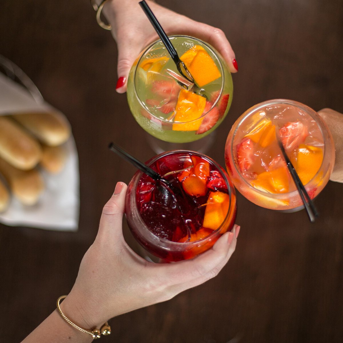 Olive Garden On Twitter We Re Sipping Sangria For You Today