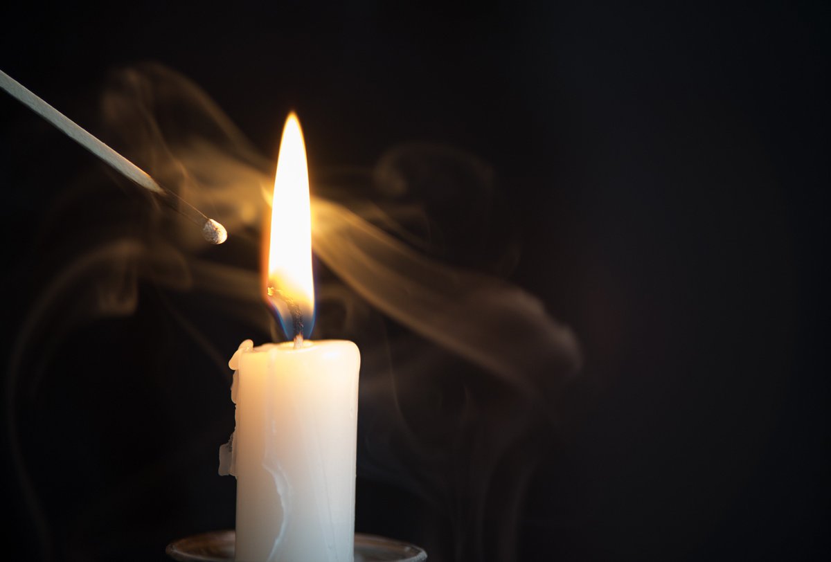 gcLABRADORS's tweet photo. Took this photo of a candle covered in smoke. Proud of it essentially needing no crop.

#candle
#photography 
#firephotography https://t.co/RZKlDk8iwW