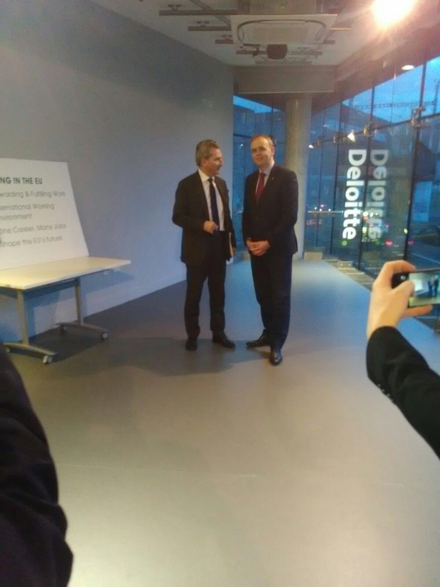 Full House <a href="/SciGalleryDub/">ScienceGalleryDublin</a> with MoS <a href="/McHughJoeTD/">Joe McHugh</a> and EU Commissioner <a href="/GOettingerEU/">Günther H. Oettinger</a>. Lots of insight into careers and opportunities at the EU. #EUJobs