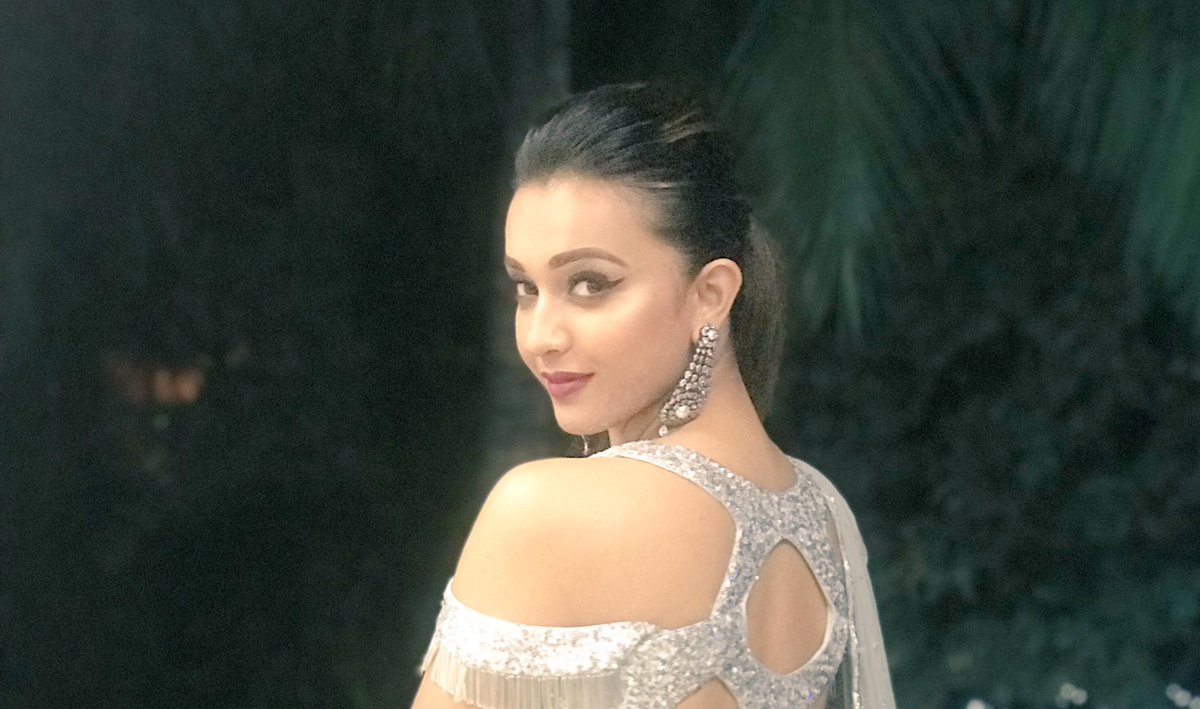 KoushaniMukher1's tweet photo. Shine Bright Like a Diamond ✨✨ https://t.co/wtnfzDbzTX