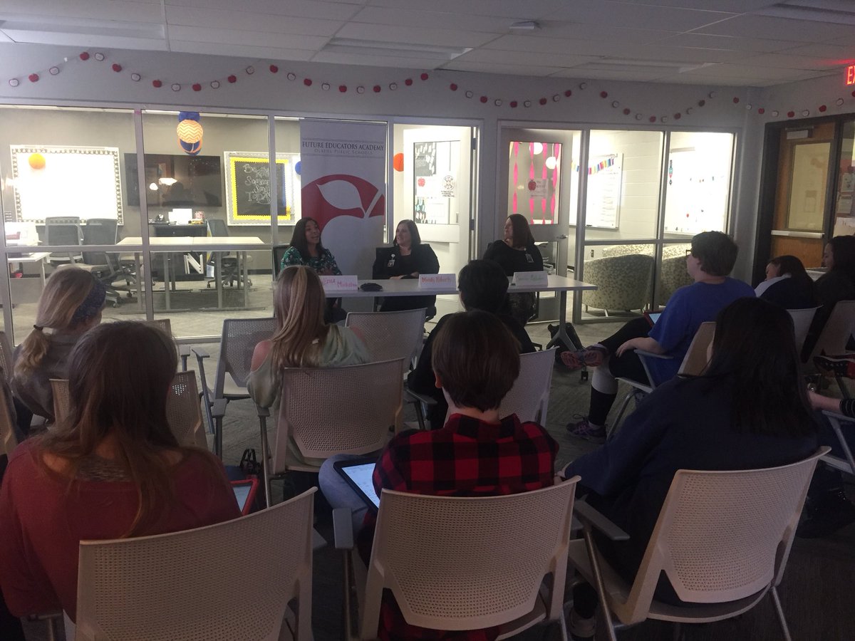 OlatheFutureEd's tweet photo. Thanks @MRobertsIRT @EricaMickelson @JAddingtonIRT for coming and sharing your thoughts, experiences, and advice to Intro to Education! Your expert answers during our Q&A were so helpful as we learn what makes a great educator #expertadvice #IRTlife #Q&A #FEA #VIPguests https://t.co/xgDUNCSIDW