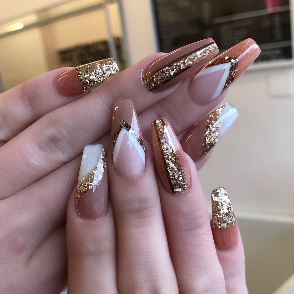 beautifulnails8's tweet photo. Birthday nails for @aimielizabeth . All done by powder this set!!! #allpowder #notpolish #beaunailss #beautifulnailssheffield #sheffieldnails #nailsinsheffield #sheffieldnailbar #sheffieldnailtech #sheffield #sheffieldissuper #acrylicnails #longnails #birthdaynails #nailsofinstag https://t.co/J5m2mvXqEW