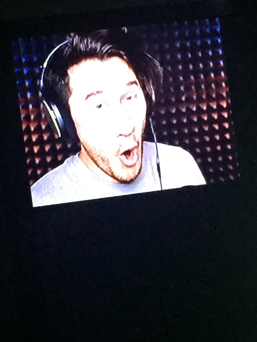 biohazardlukas's tweet photo. the video decided this would be a good place to freeze @markiplier https://t.co/YrKObh6Zms