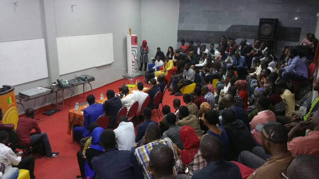 Daara_it's tweet photo. Daarra IT en demonstration....c'etait le 03 mars a ISM...on vous donne rendez vous tres bientot dans un autre établissement...
#D-IT https://t.co/YWq2Lw1QAT