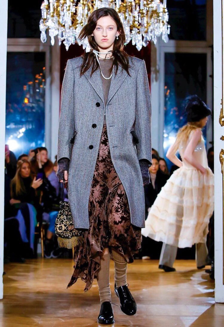 MANAMAE_'s tweet photo. 👉 Fashion Week !
John Galliano - Fall 18
#Galliano #JohnGalliano
#PFW #FW18 #ParisFashionWeek https://t.co/9ZzzMl5aRl