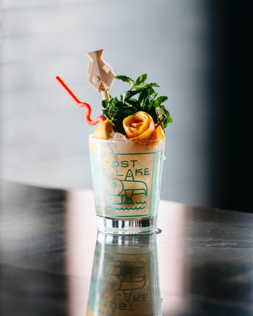 Trader Vic dreamt up the Mai Tai in 1944, and then in 1963 he remade it with Scotch to celebrate the opening of his London location. A classic London Sour, made with Scotch whisky, orgeat, dry curaçao, lemon, and demerara. 🌴