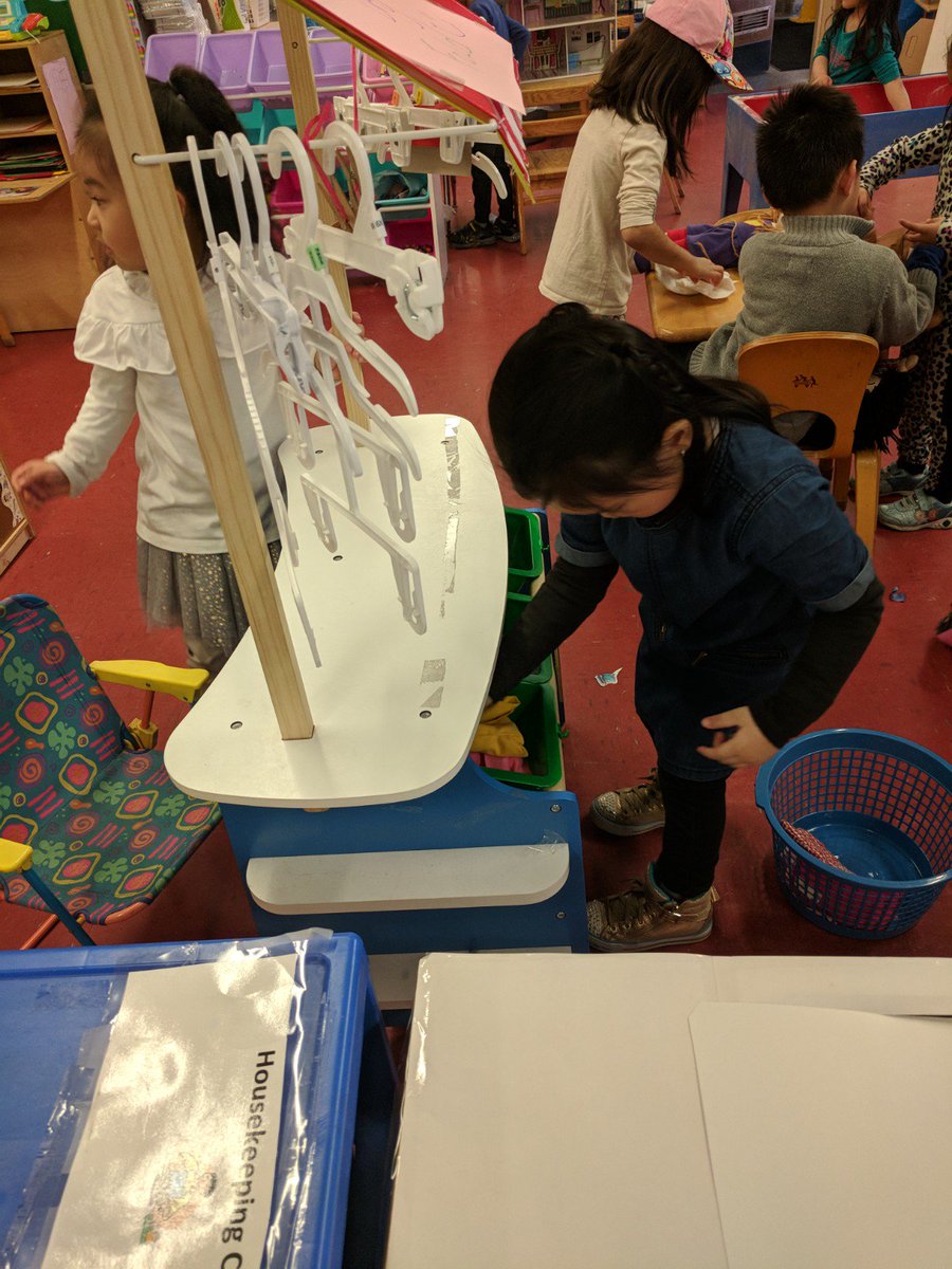 PS213Q's tweet photo. Students in PreK 102 working on their unit of study about water by working in the laundromat.  It includes washing, drying and folding all of the clothes 👚👕🌊@PS213Q @D26Team https://t.co/YSs7d4hb3q