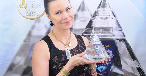 PreciousVodkaWW's tweet photo. @PreciousVodkaWW meets @AURADRONE! What a day! Elisabeth Collazos Shares the Magic and Romance: Doris Bergman’s Oscars Style-Lounge/Party ! - https://t.co/6I2FFuzf9J via @lastory #hollywoodtrinity #bergmanoscars #realdiegovaldez #dorisberman9061 #goodvibeholly #iconnectyou.today https://t.co/wnIrlQISmL